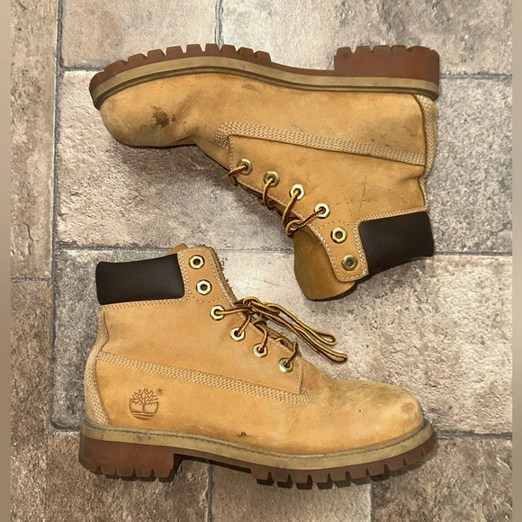 Timberland boot Size 4.5 - Picture 2 of 7